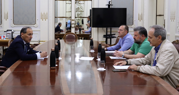 Ribón y el comité de huelga de Justicia