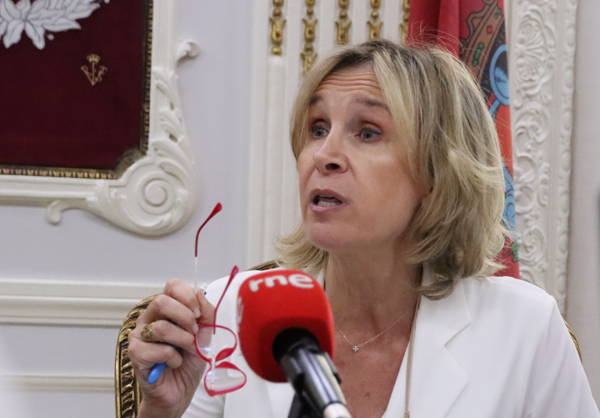 La Vicedecana, Isabel Winkels