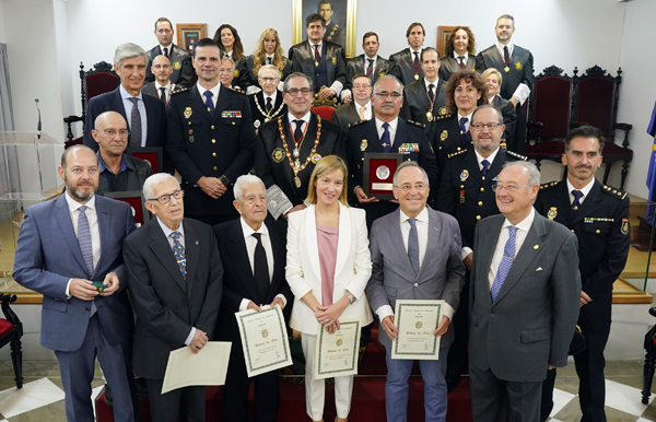 Botones de Oro y Plata ICA Granada