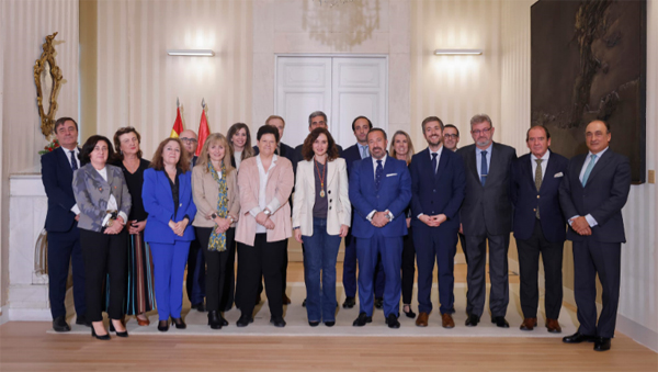 Ayuso Medalla de Honor del Ilustre Colegio de Procuradores