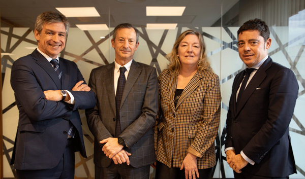Josep María Carulla, Joan Antón Abad, Carina Vilà y Juan Bermúdez