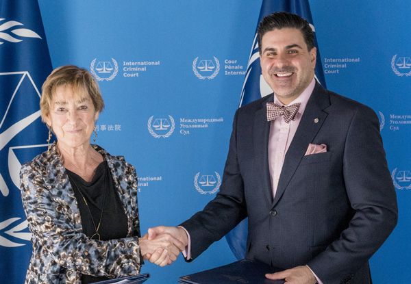 La presidenta del Consejo, Victoria Ortega, y el secretario de la CPI, Osvaldo Zapala