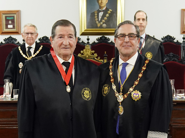 Manuel Ramírez Rodríguez y el decano del Colegio de Abogados de Granada, Leandro Cabrera