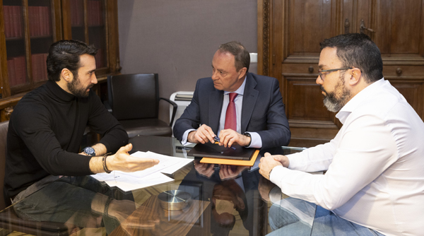 Alberto Cabello, presidente de CEAJ; Antonio Morán, presidente de la Comisión de Asistencia Jurídica Gratuita y Función Social del Consejo y Juan Sebastián Morales, vocal de CEAJ