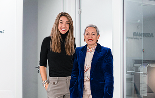 Alba Marcelino, socia de Asdemar y Virginia Ibilcieta, socia de Asdemar