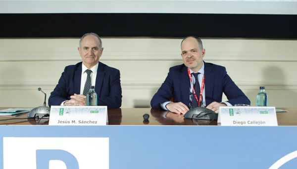 El decano del Colegio de la Abogacía de Barcelona, Jesús M. Sánchez García, y el presidente de la Comisión de Abogados de Responsabilidad Civil y Seguros del ICAB, Diego Callejón Muzelle