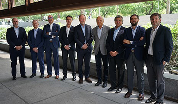 José María Vela (Aguilar Abogados, área Laboral); José Losada (Aguilar Abogados, área Laboral; Salvador Cuyás (Cuyás Abogados, área Legal); José Manuel Soria (Sorben Partners, área de Consultoría); Ramón Galcerán (presidente de Grant Thornton); Salvador A. Cuyás (Cuyás Abogados, área de Legal); Álvaro Rodríguez (socio director nacional de Grant Thornton); Atilio Rodríguez (Constantino 13, área de Fiscal); José Enrique Rodríguez-López (Aguilar Abogados, área de Laboral)