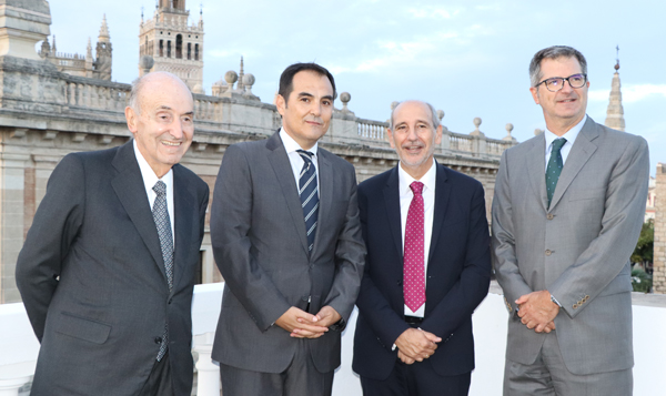 Miquel Roca, José Antonio Nieto, Manuel Camas y Joan Roca