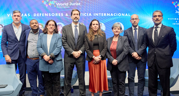 Víctimas, defensores y justicia internacional