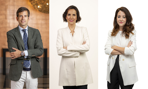 Antonio Benítez Ostos, María José Amo Gago y Cristina Huéscar Carrión, Letrados de Administrativando Abogados que han defendido el asunto