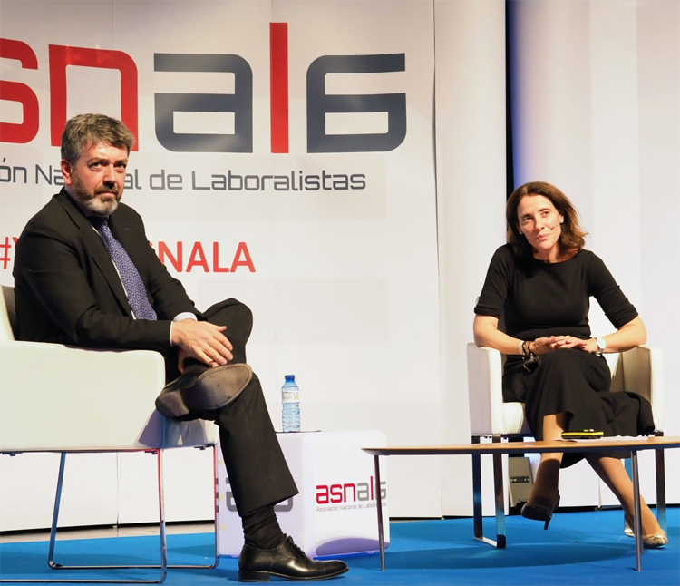 alentín García González, vicepresidente de ASNALA, y Raquel Naveiro Santos, magistrada de la Sala de lo Social del Tribunal Superior de Justicia de Galicia