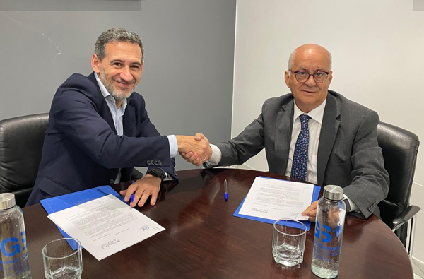 Alberto Moreno, director Comercial de Aranzadi LA LEY y Joaquín Merchán, presidente del Consejo General de Graduados Sociales de España