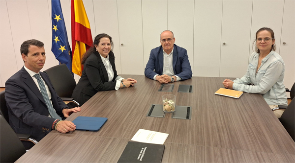 Borja Vargues y Encarna Orduna, secretario general técnico y secretaria general de la Abogacía Española; Miguel Ángel Aguilar y Elena Pertusa Rodríguez, fiscal de Sala Coordinador contra los Delitos de Odio y Discriminación y fiscal adscrita de la Fiscalía General del Estado