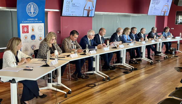 'Renovar la confianza en el derecho