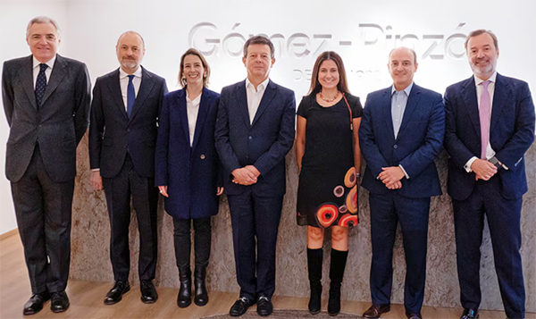 Pedro Pérez-Llorca (socio director de Pérez-Llorca), Iván Delgado, Natalia García, Mauricio Piñeros (managing partner en Gómez-Pinzón Abogados), Lina Uribe, Mauricio Jaramillo y Fausto Romero-Miura