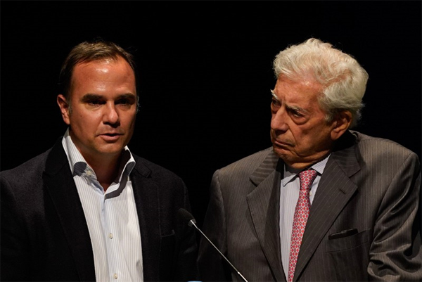Raúl Tola y Mario Vargas llosa