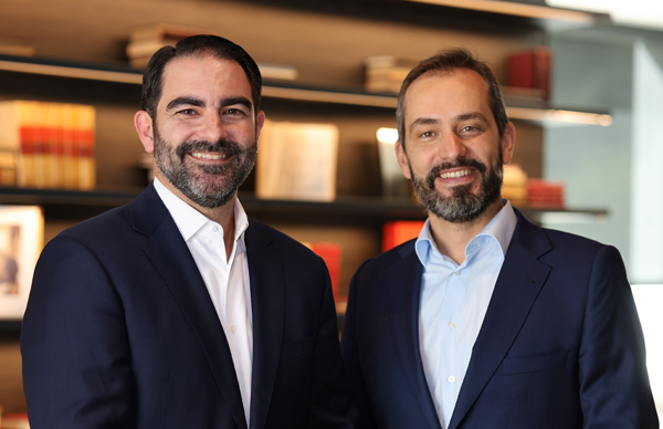 Michael O. Mena y Javier Muñoz