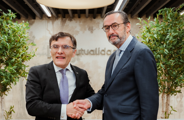 Alberto Durán López, vicepresidente ejecutivo de Fundación ONCE, y Enrique Sanz Fernández-Lomana, presidente de Fundación Mutualidad