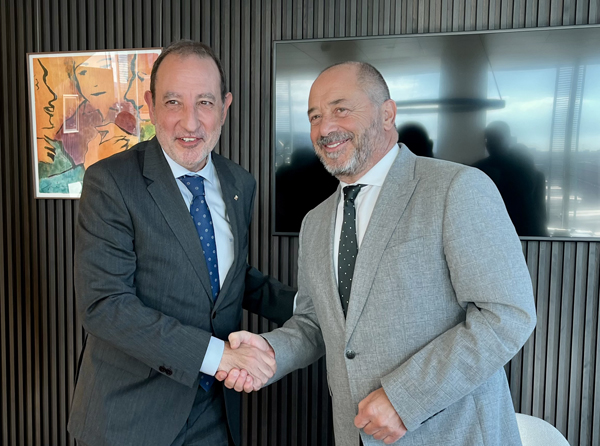 El conseller de Justícia i Qualitat Democràtica, Ramon Espadaler y el presidente del Consell de l’Advocacia Catalana, Joan Martínez