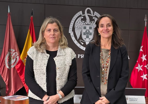 Nuria P. García Piñeiro, directora de la Escuela de Práctica Jurídica y profesora titular de Derecho del Trabajo y de la Seguridad Social, y Ana Gómez Hernández, presidenta de la Asociación Nacional de Laboralistas