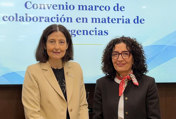 La presidenta del Consejo General del Notariado, Concepción Pilar Barrio Del Olmo, y de la presidenta de Cruz Roja Española, María del Mar Pageo