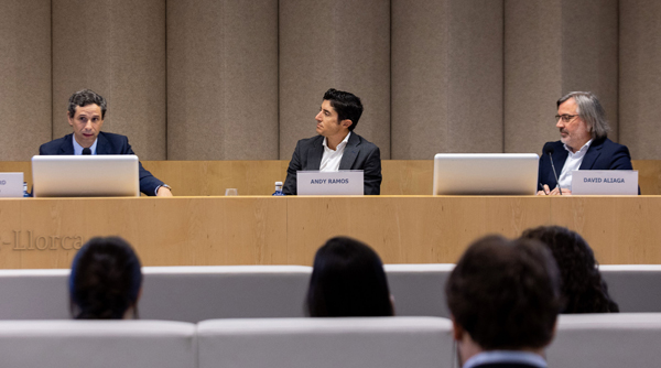 Alejandro Puerto (Registrador de la Propiedad Intelectual de la Comunidad de Madrid), Andy Ramos (Socio de Propiedad Intelectual, Industrial y Tecnología de Pérez-Llorca) y David Aliaga (Senior Managing Director de FTI Consulting)