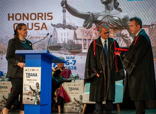 Javier Cremades ha recibido el Doctorado Honoris Causa de la  Universidad de Tirana