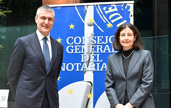 1.El presidente del Notariado italiano, Vito Pace y la presidenta del Consejo General del Notariado, Concepción Pilar Barrio Del Olmo