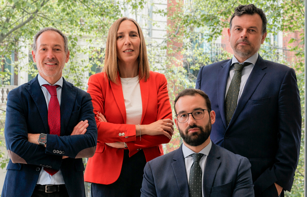 Enrique Llopis, Cristina Abilleira, Carlos Cabado y sentado David Rodríguez