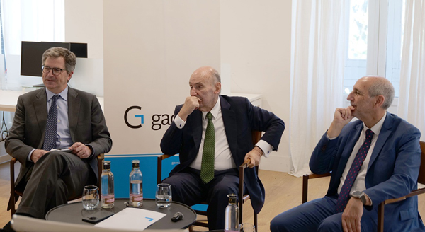 Joan Roca Sagarra, Miquel Roca Junyent y Manuel Camas