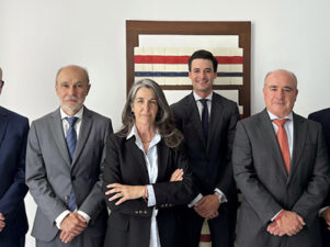 Iñaki Larrabeiti, Álvaro de la Rica, Victoria Castelló, Jon Palomero, Socio director de la oficina de Valencia y Juan Carbonell