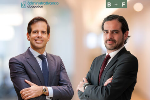 Antonio Benítez Ostos, socio director de Administrativando Abogados y Juan Carlos Aguirre, de Bustamante & Freyre