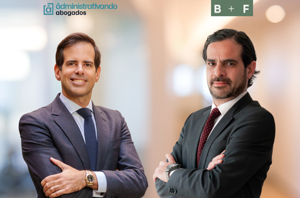 Antonio Benítez Ostos, socio director de Administrativando Abogados y Juan Carlos Aguirre, de Bustamante & Freyre