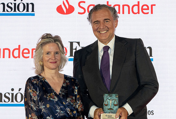 Alfonso Diez de Rivera recoge el premio