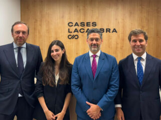 Miguel Cases, (Socio - presidente ejecutivo), Emma Pons (Socia en USA), Enric Ripoll (Socio en USA) y Ernesto Lacambra (Socio – director general)