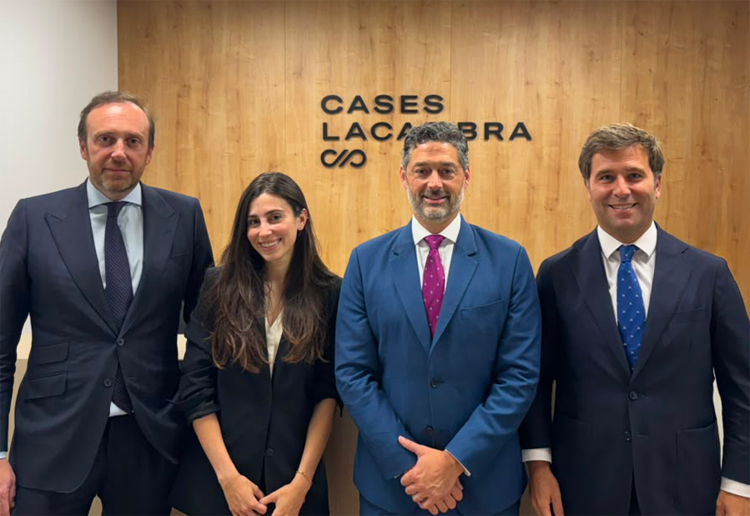Miguel Cases, (Socio - presidente ejecutivo), Emma Pons (Socia en USA), Enric Ripoll (Socio en USA) y Ernesto Lacambra (Socio – director general)