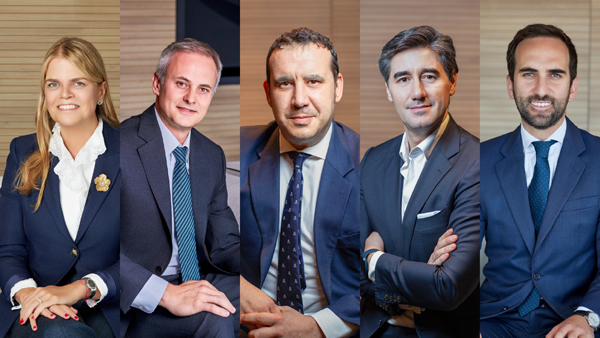 Alberto Novoa (Laboral), Carles Calafell (Fiscal), Oriol Valentí (Procesal y Arbitraje), Jaime Tarrero (Capital Markets y M&A) y Esther Boix (Inmobiliario)