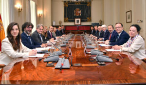 Imagen: Reunión de Abogacía Española con representantes del Poder Judicial, celebrada en abril para abordar la implantación de los Tribunales de Instancia