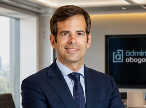 Antonio BenÃtez Ostos, socio director y fundador de Administrativando Abogados