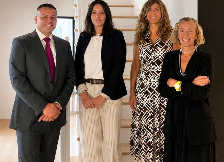 Jordi Bermúdez, Verónica Ramírez - Socia Directora de la Oficina de Barcelona. Departamento Mercantil-, Erika Rubio y Mª José Duplá, ambas socias del Departamento Fiscal de Barcelona