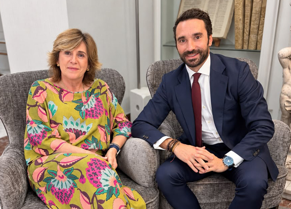 La decana del Colegio de Abogados de Tafalla, Alicia Escudero, y el presidente de la Abogacía Joven, Alberto Cabello