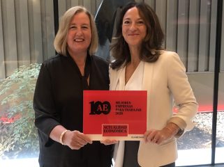 armen Herencia, directora de Recursos Humanos, y Clementina Barreda, socia de Legal