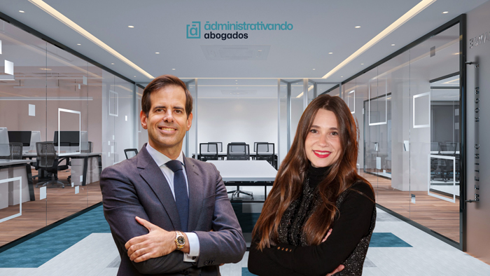 Antonio Benítez Ostos, socio director y Adela Merino León, asociada senior de Administrativando Abogados. 