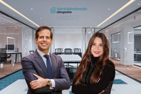 Antonio Benítez Ostos, socio director y Adela Merino León, asociada senior de Administrativando Abogados.
